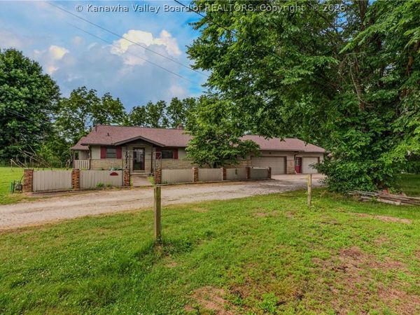 600 Ashton Street, Ravenswood, WV 26164