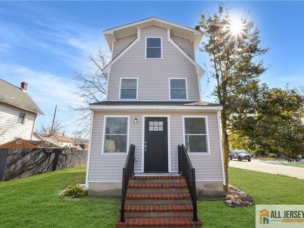 24 John Street , Helmetta, NJ 08828