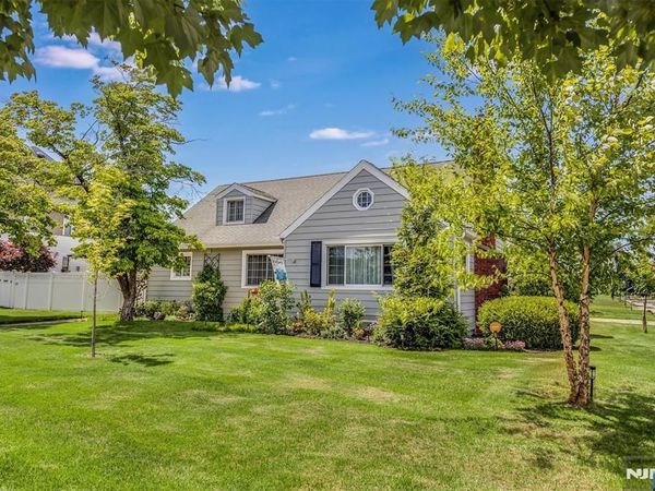 98 Totowa Road, TOTOWA, NJ 07512