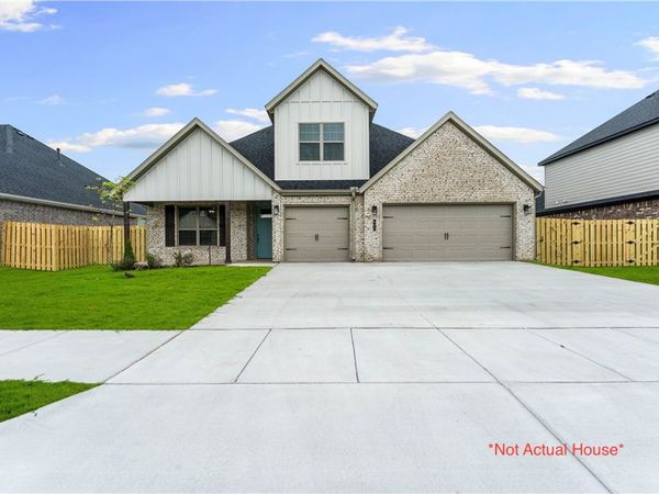 814 Dolcetto Street , Tontitown, AR 72762