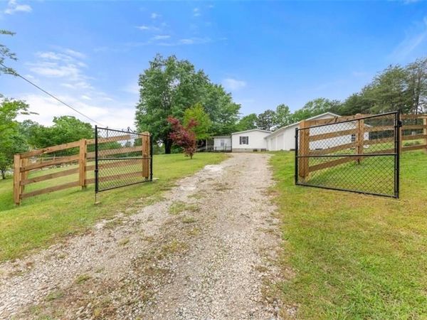 1533 Scenic Drive , Toccoa, GA 30577