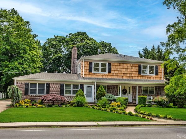467 Hempstead Avenue , Rockville Centre, NY 11570