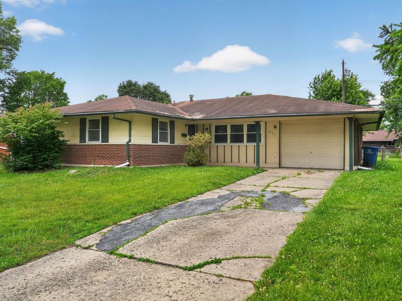 1401 Hentz Drive , Reynoldsburg, OH 43068 Photo 2