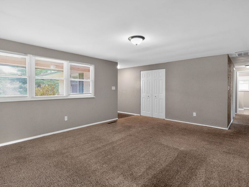 1401 Hentz Drive , Reynoldsburg, OH 43068 Photo 8