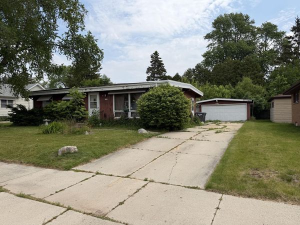 1207 N 27th St, Sheboygan, WI 53081