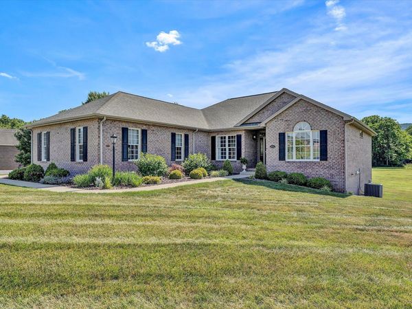 535 Hollymeade LN , Daleville, VA 24083