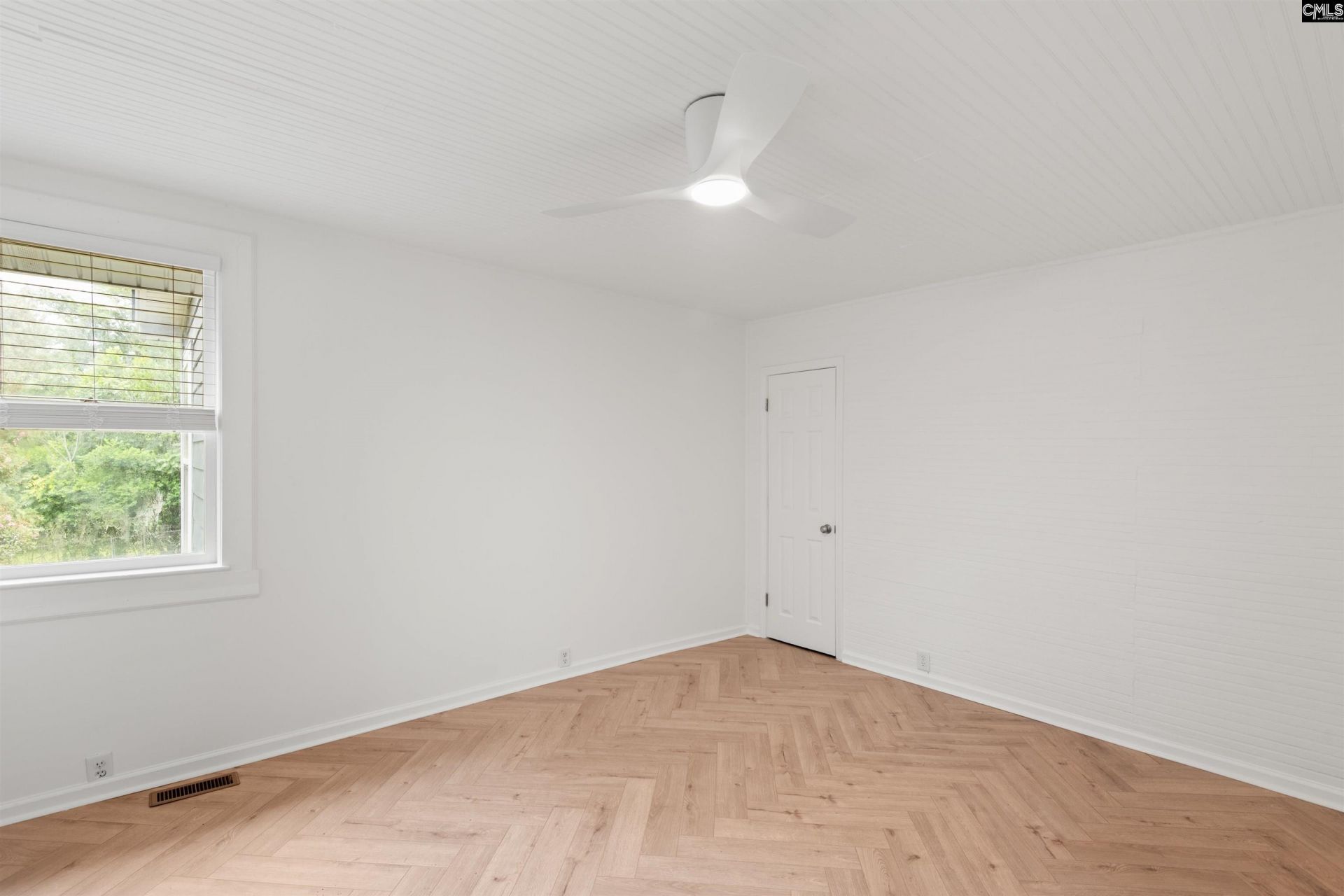 907 Beaufort Street Photo 16