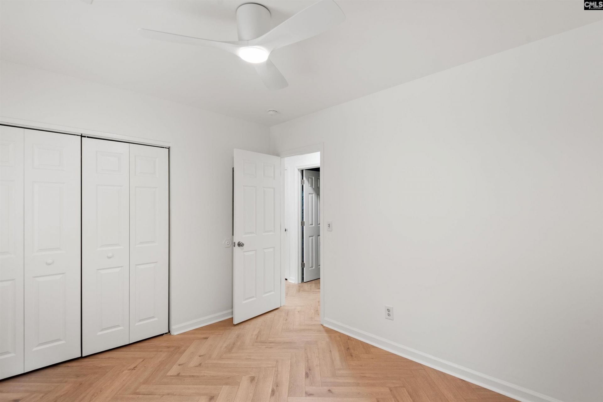 907 Beaufort Street Photo 25