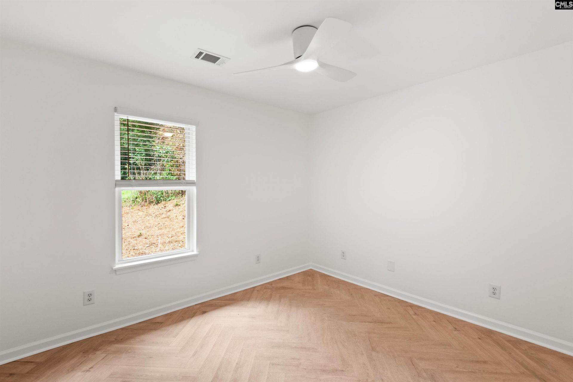 907 Beaufort Street Photo 36