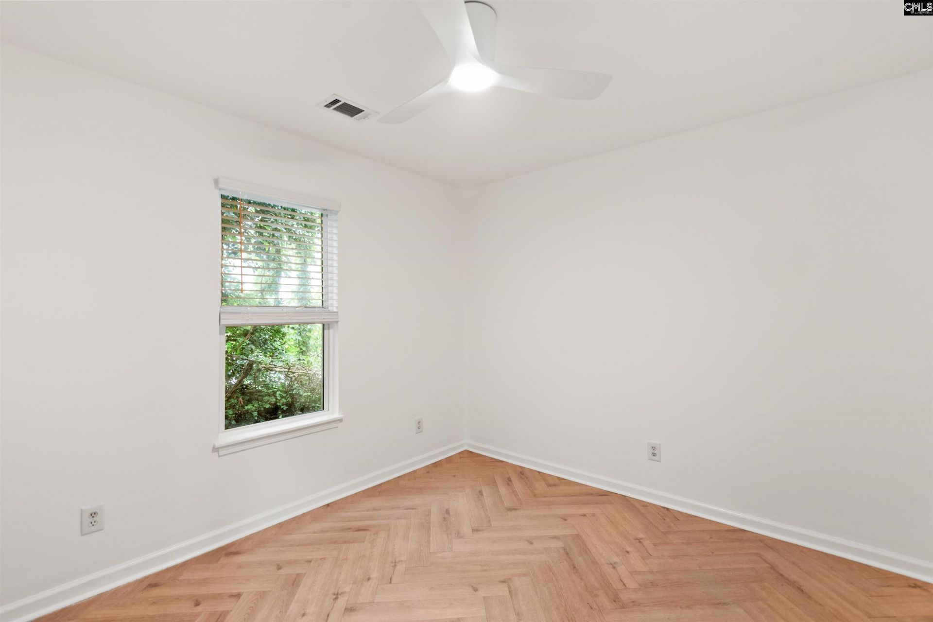 907 Beaufort Street Photo 39