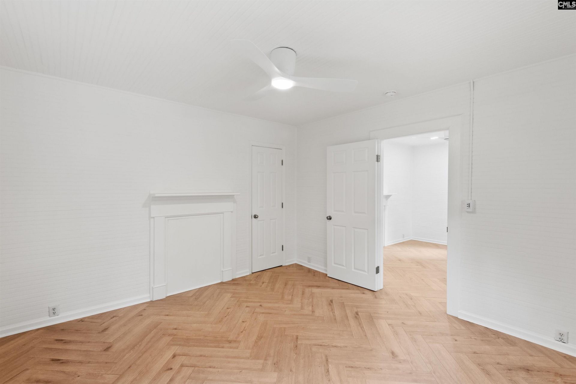 907 Beaufort Street Photo 4