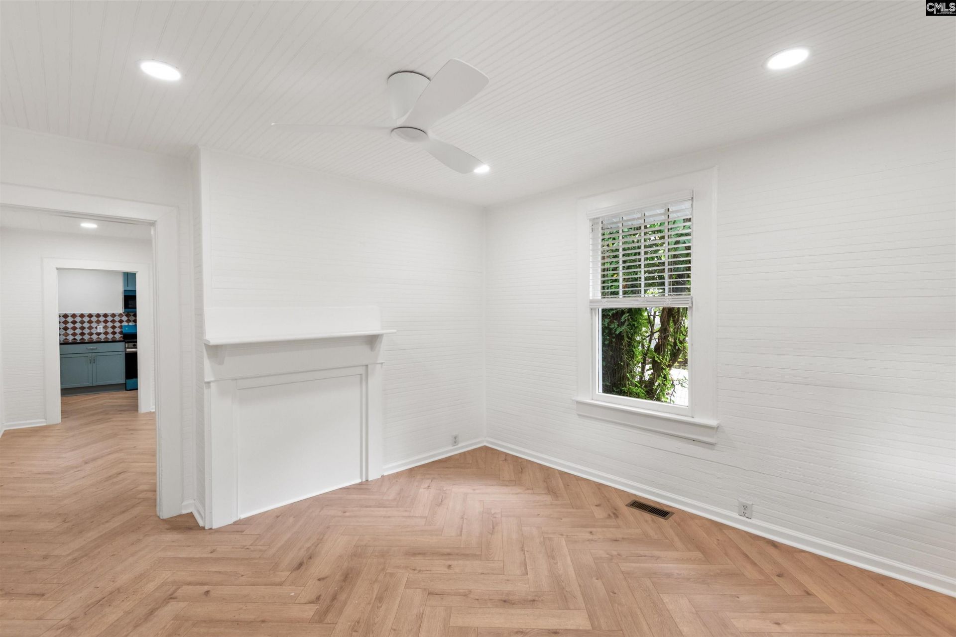 907 Beaufort Street Photo 6