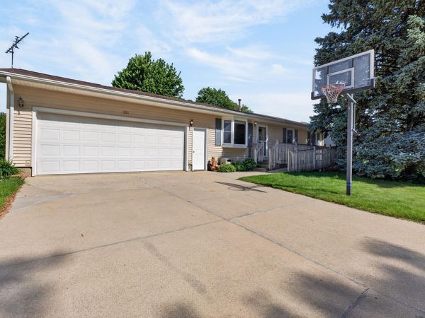 321 Devlin Circle, Cedar Falls, IA 50613