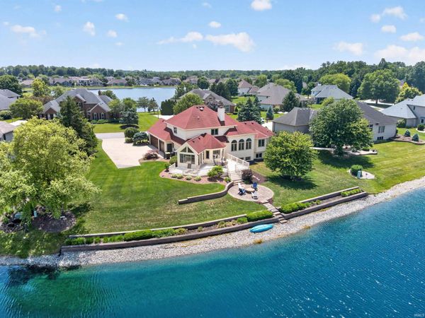 9811 Stowaway Cove, Fort Wayne, IN 46835