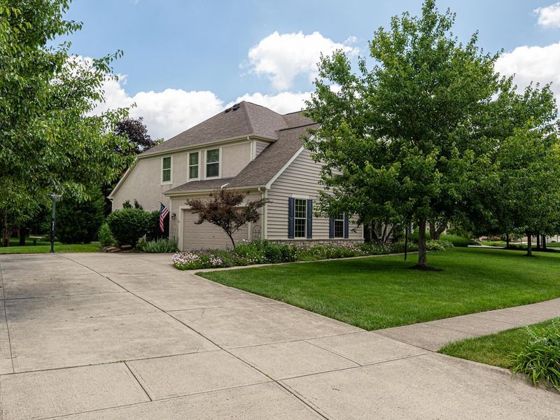 2447 Tucker Trail, Lewis Center, OH 43035 Photo 2