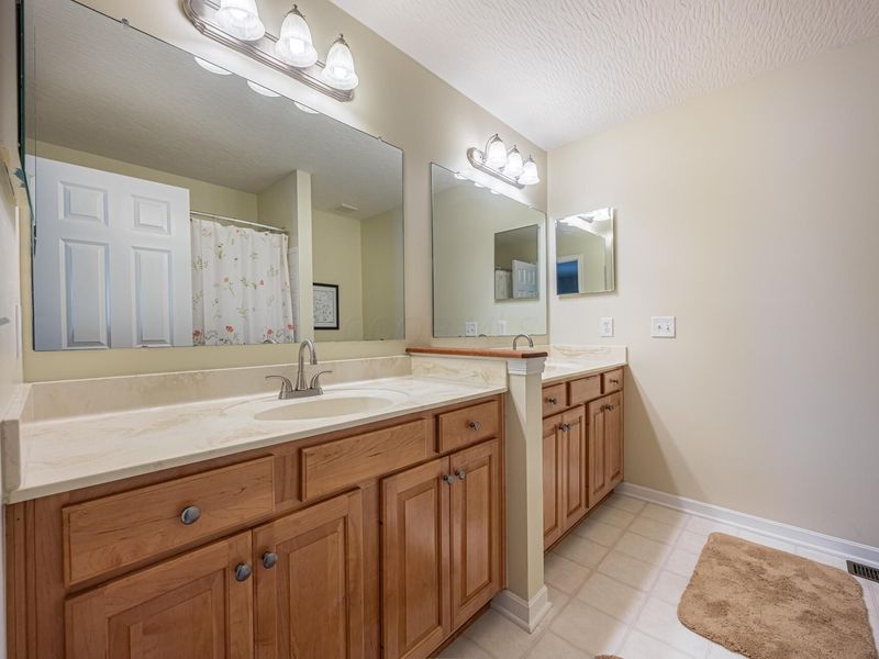 2447 Tucker Trail, Lewis Center, OH 43035 Photo 43