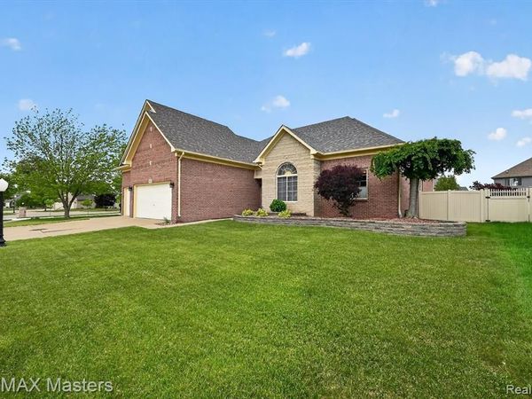 28817 Sugar Island Court, Gibraltar, MI 48173