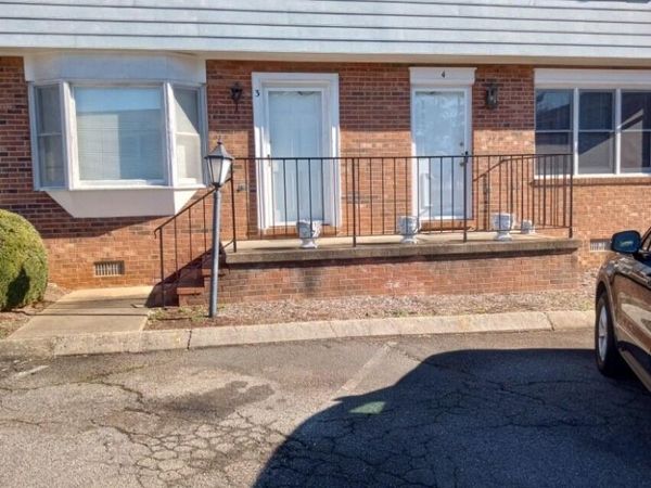 40 Candlewyck CT , Unit 7, Martinsville, VA 24112