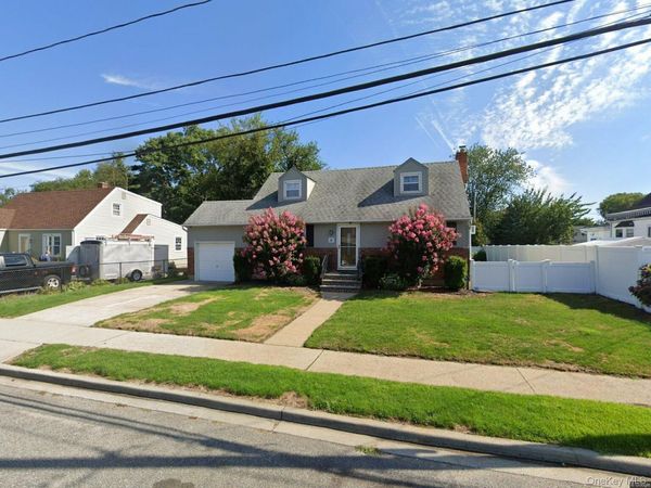 54 Cypress Avenue , Bethpage, NY 11714