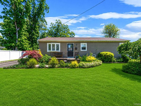 9 Sylvan Street , Bay Shore, NY 11706