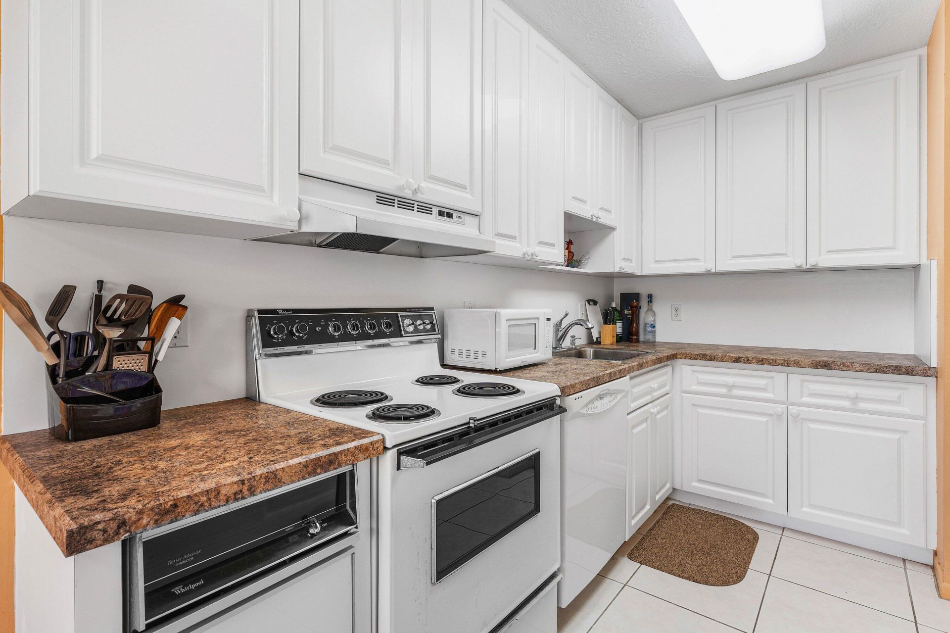 29 Stratford Lane W, Unit B, Boynton Beach, FL 33436 Photo