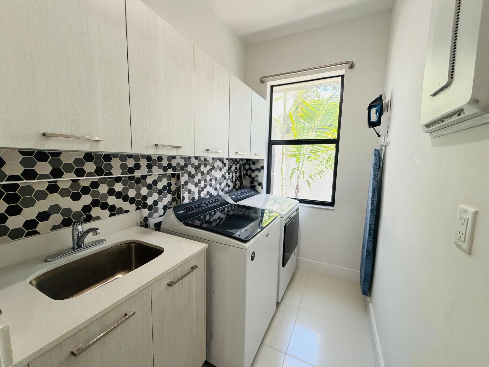8288 NW 44th Terrace, Doral, FL 33166 Photo