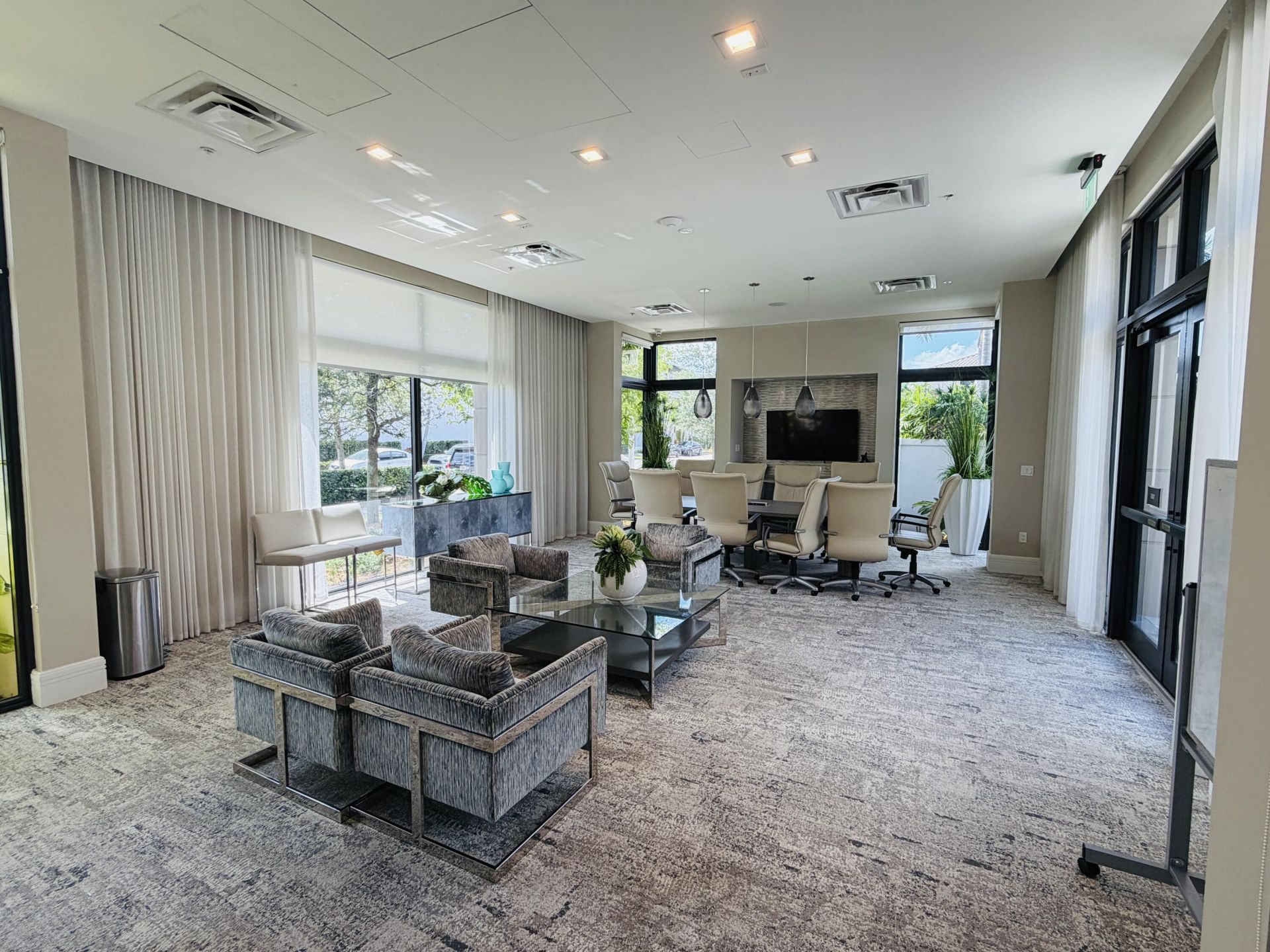 8288 NW 44th Terrace, Doral, FL 33166 Photo