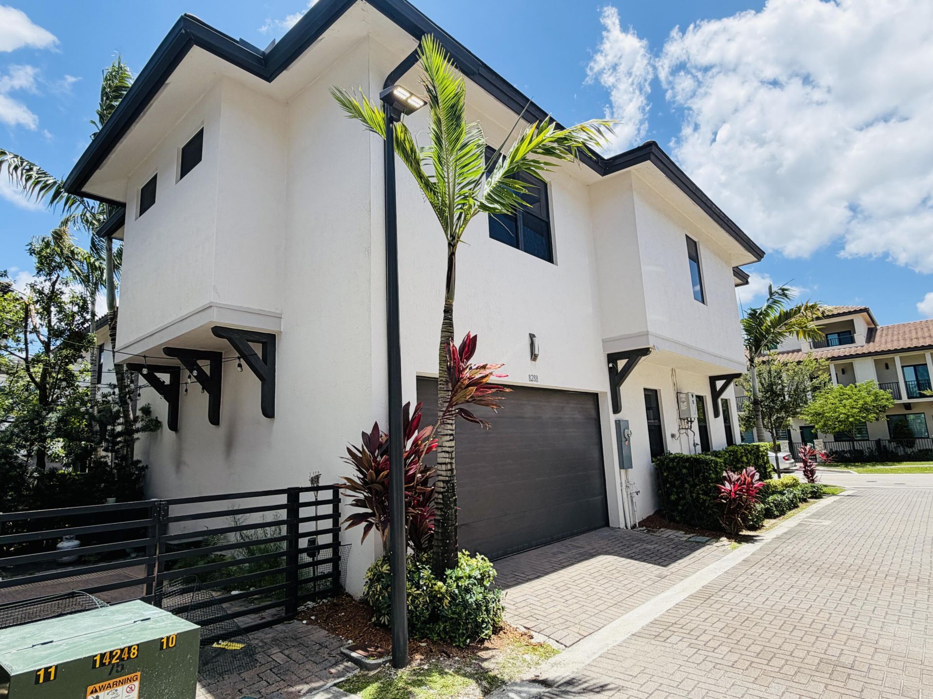 8288 NW 44th Terrace, Doral, FL 33166 Photo