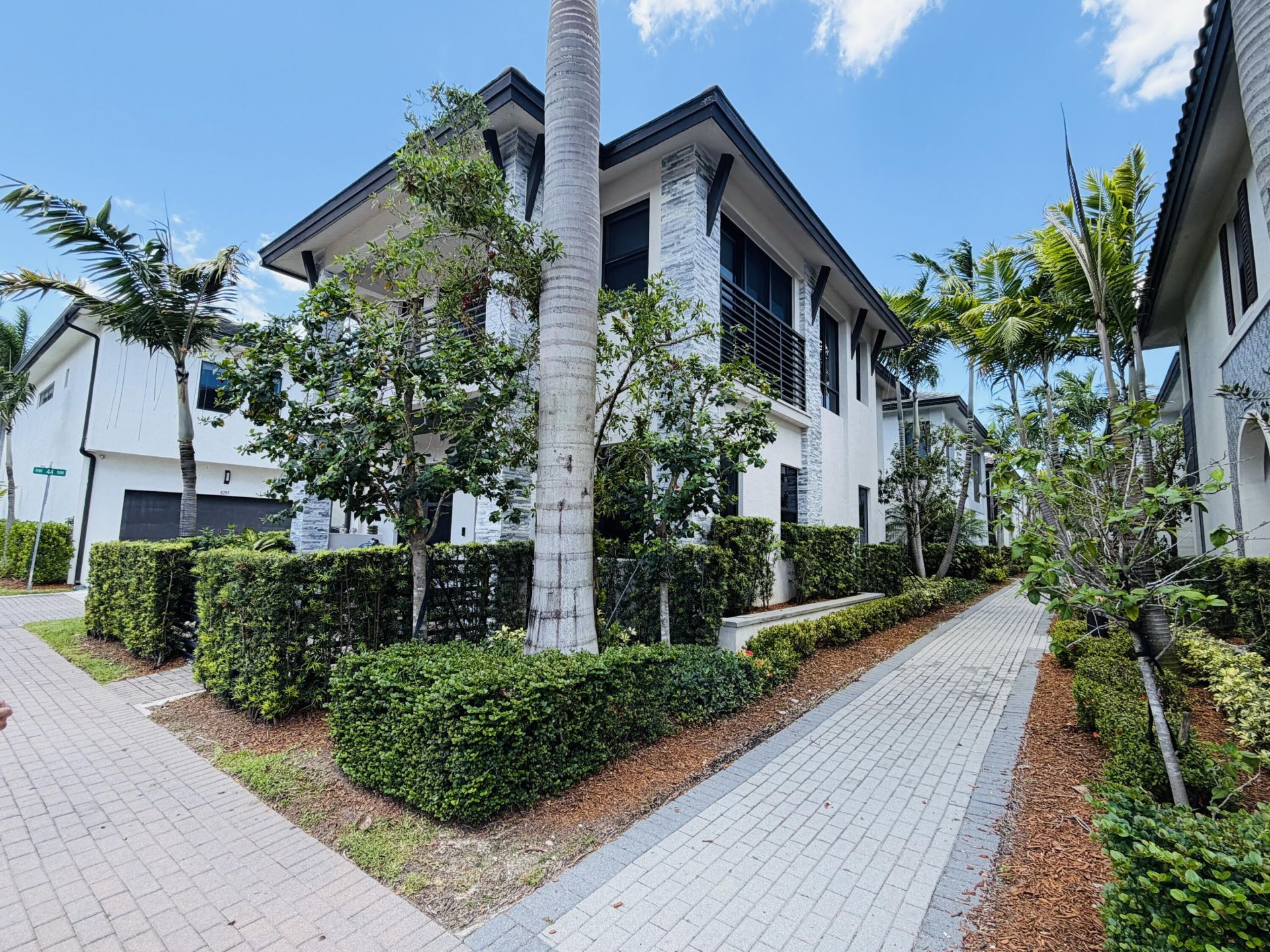 8288 NW 44th Terrace, Doral, FL 33166 Photo