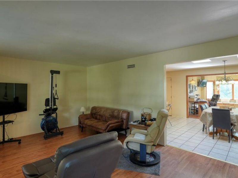 2270 Weiler Drive , Zanesville, OH 43701 Photo 6