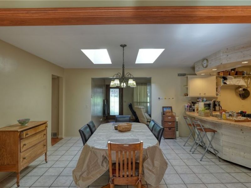 2270 Weiler Drive , Zanesville, OH 43701 Photo 9