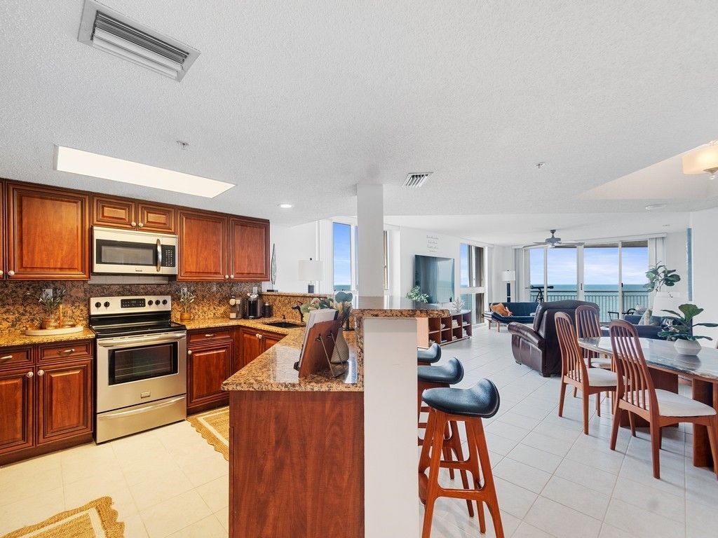 3880 N Highway A1a, Unit 901, North Hutchinson Island, FL 34949 Photo