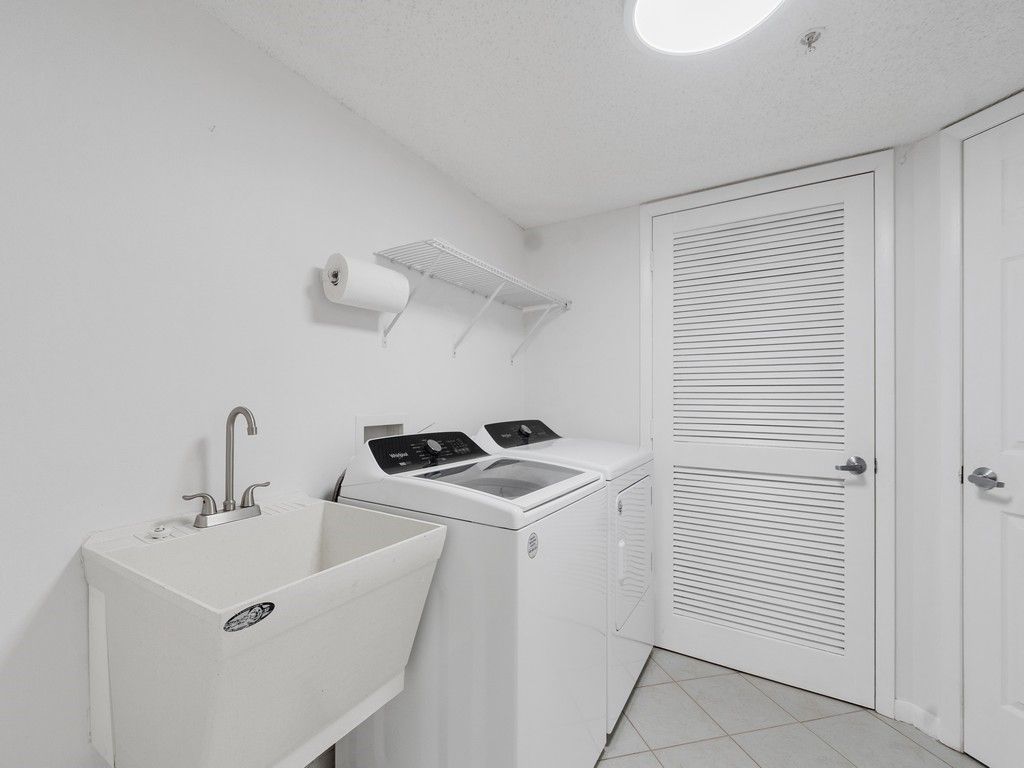 3880 N Highway A1a, Unit 901, North Hutchinson Island, FL 34949 Photo