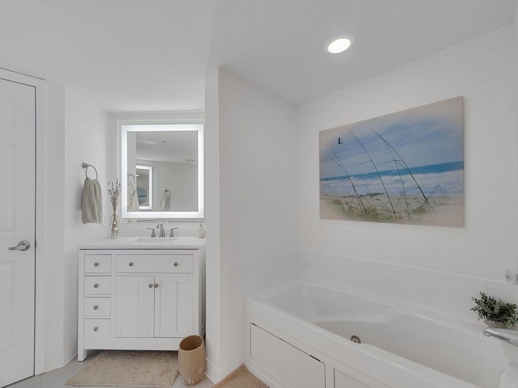 3880 N Highway A1a, Unit 901, North Hutchinson Island, FL 34949 Photo