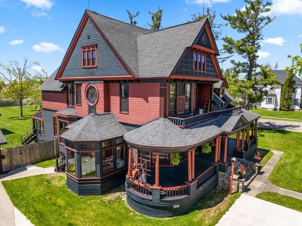 221 N Center Avenue, Gaylord, MI 49735