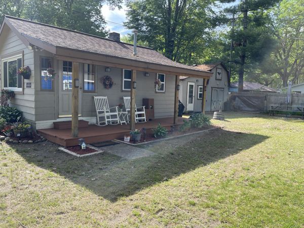 127 Mallard Avenue, Houghton Lake, MI 48629