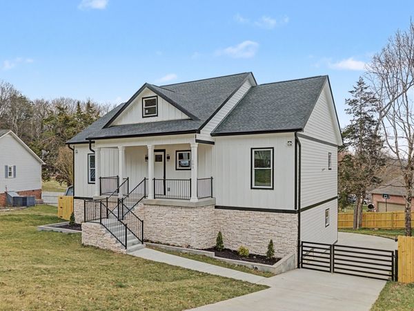 103 McKinley Dr , Columbia, TN 38401