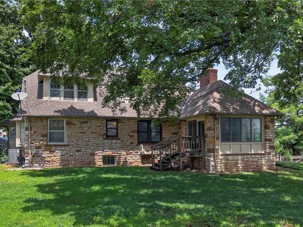 609 E 92nd Terrace, Kansas City, MO 64131