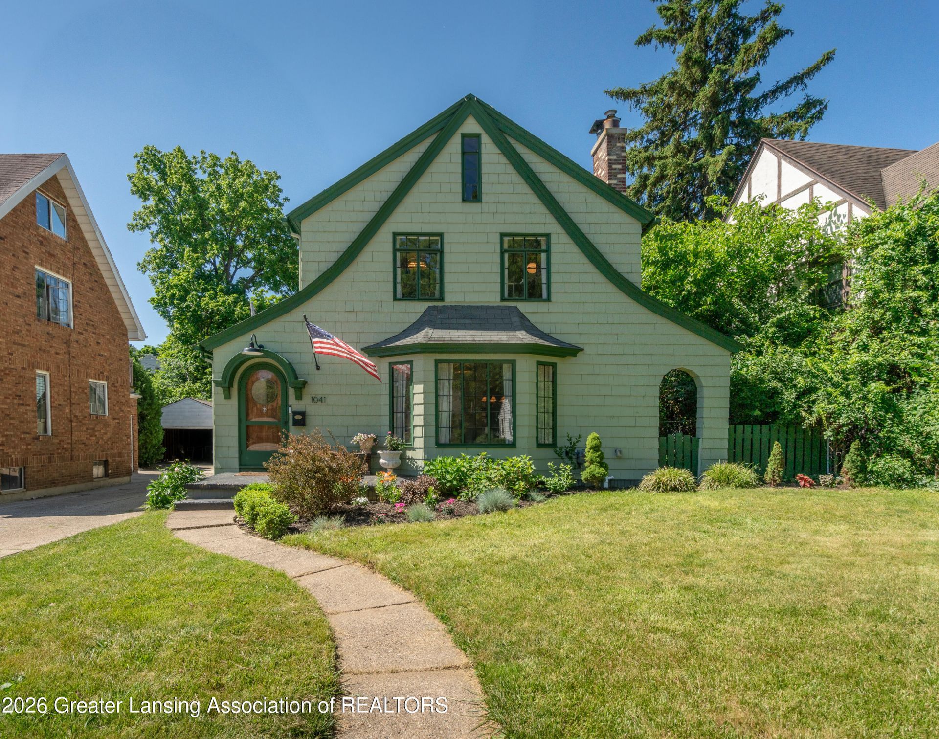 1041 W Grand River Avenue, East Lansing, MI 48823 Main Photo
