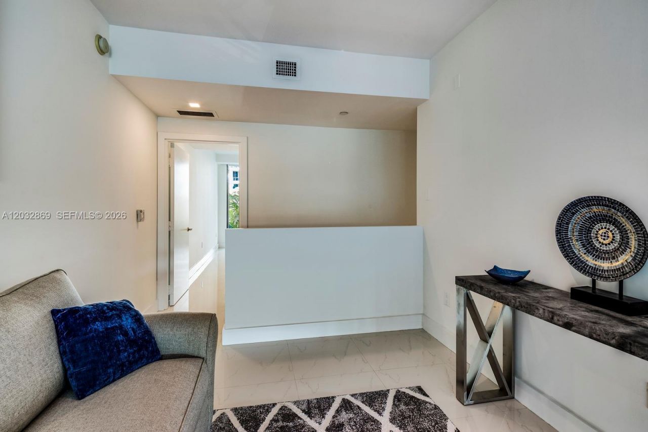 6000 Collins Ave , Unit 346, Miami Beach, FL 33140 Photo
