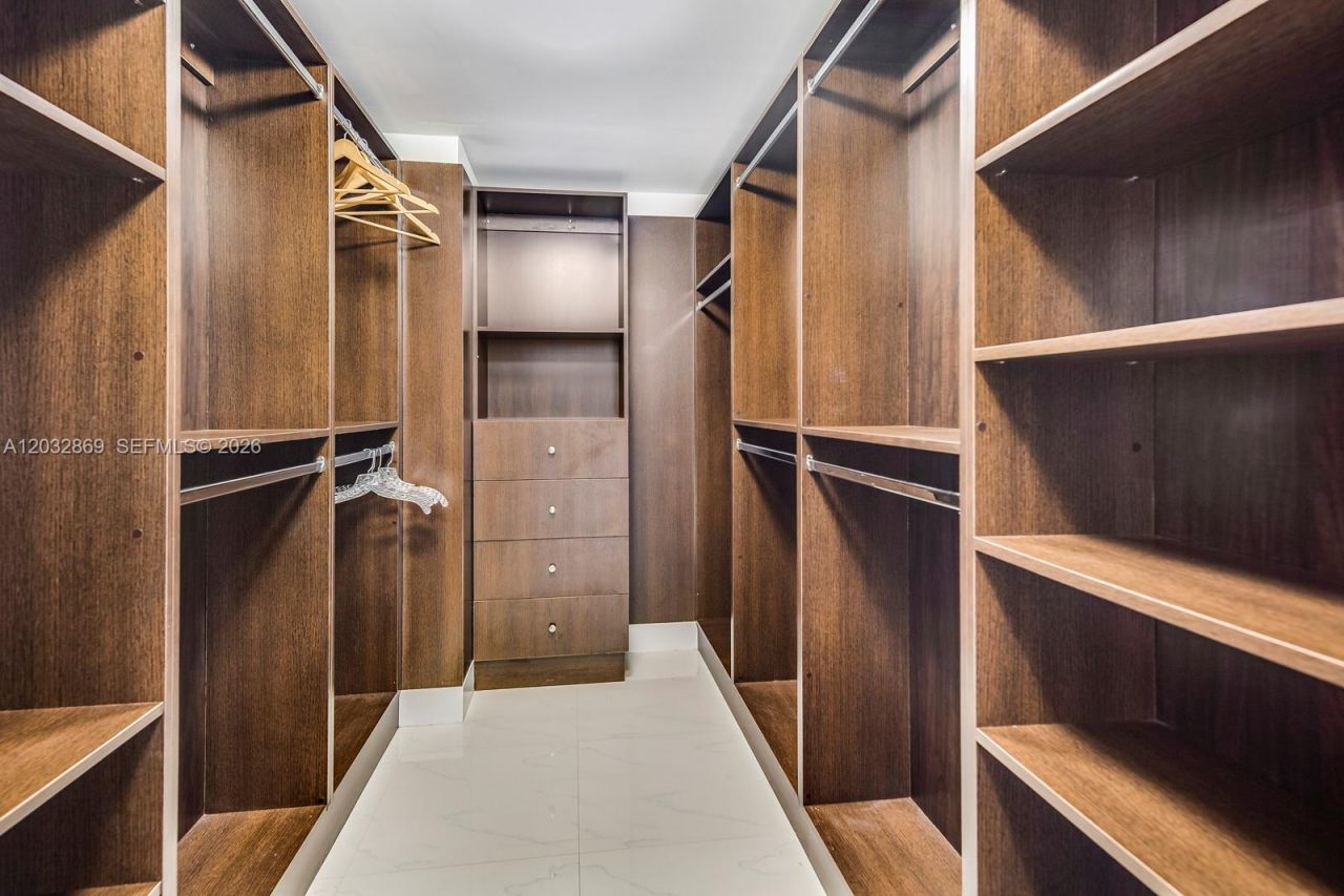 6000 Collins Ave , Unit 346, Miami Beach, FL 33140 Photo