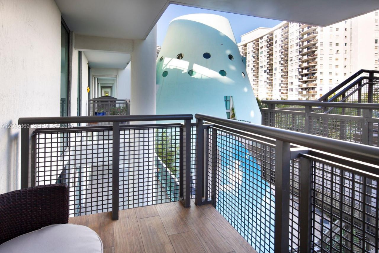 6000 Collins Ave , Unit 346, Miami Beach, FL 33140 Photo