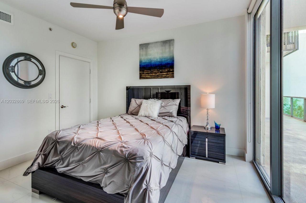 6000 Collins Ave , Unit 346, Miami Beach, FL 33140 Photo