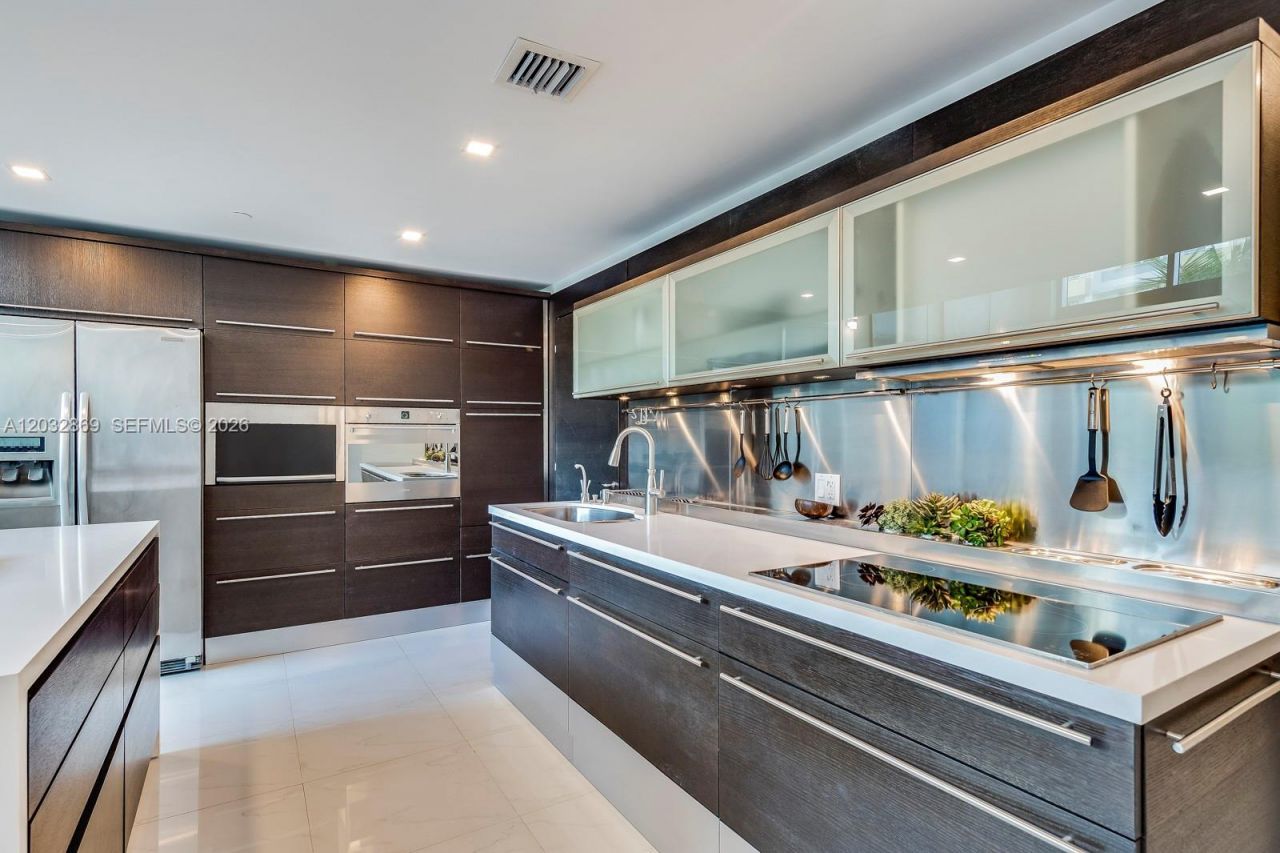 6000 Collins Ave , Unit 346, Miami Beach, FL 33140 Photo