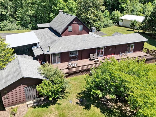 74 Cambridge CT , Hardy, VA 24101