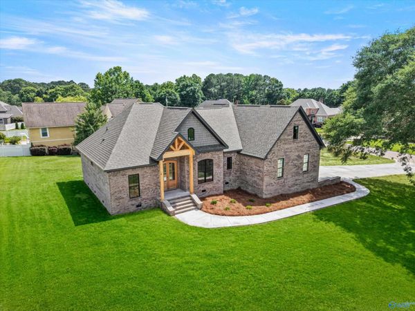 205 Bentbrook Drive, Albertville, AL 35950