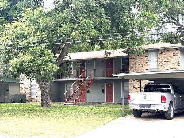 829 Saint Vincent ST, Gonzales, TX 78629