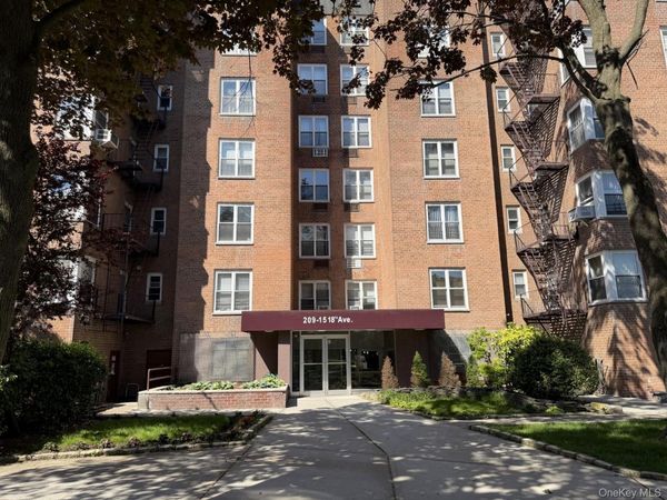 209-15 18th Avenue , Unit 4K, Bayside, NY 11360