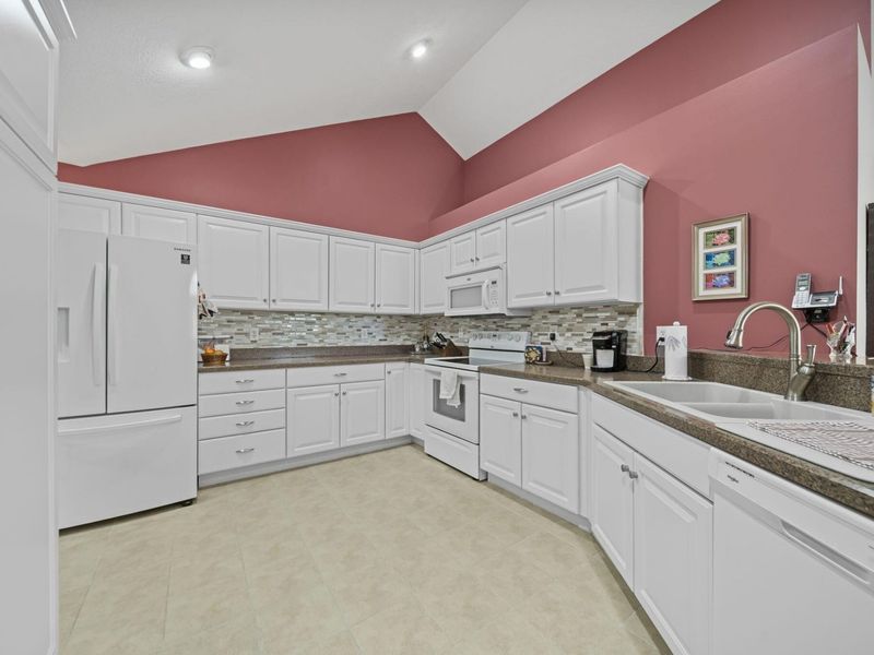 1501 Center Park Drive , Marion, OH 43302 Photo 13