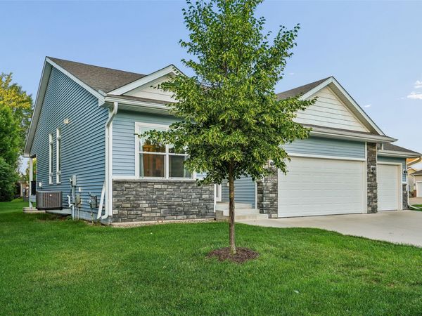 905 Chinook Way, Polk City, IA 50226